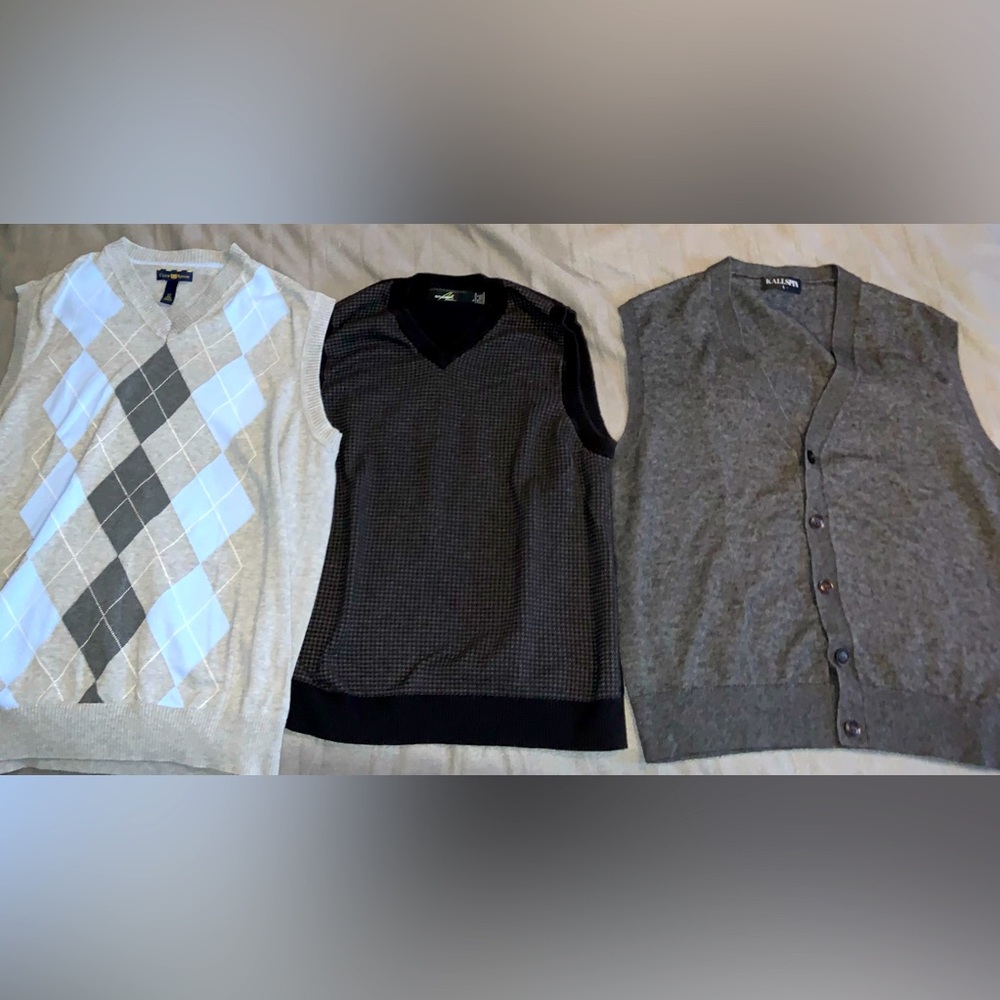 4 sweater vests lg